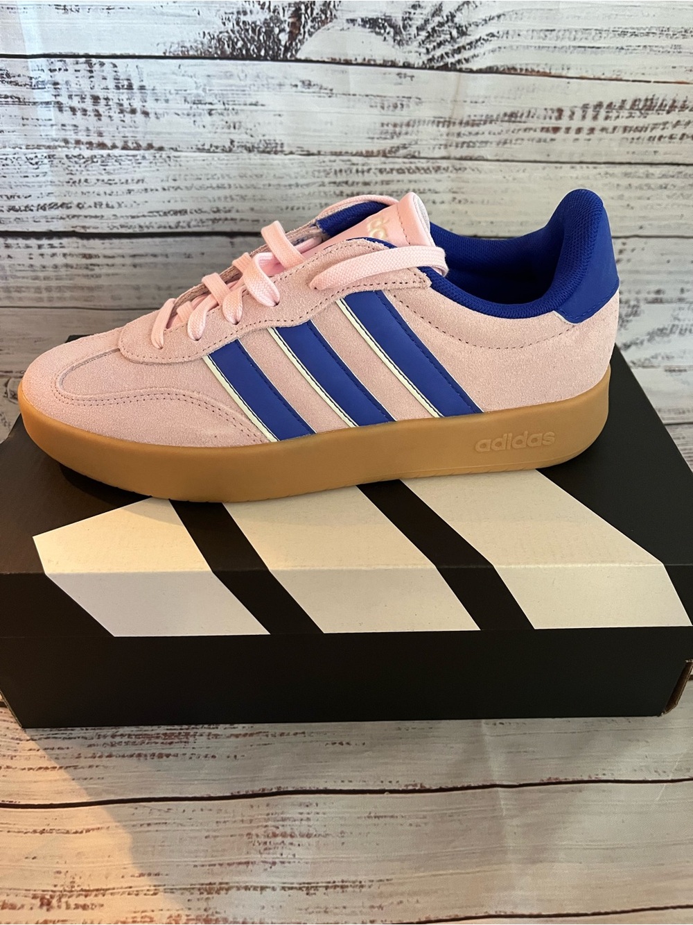 Adidas Wmns Barreda 'Clear Pink
Lucid Blue Gum' Size 8 New in Box